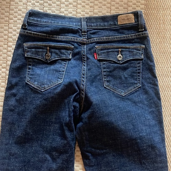 Levi's Perfectly Slimming Boot Cut 512 Jeans - Picture 7 of 7
